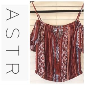 🌸🌸SUPER SALE🌸🌸ASTR The Label Cold Shoulder Crop Top Size M